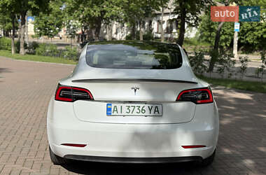 Седан Tesla Model 3 2019 в 