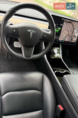 Седан Tesla Model 3 2019 в 