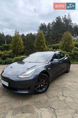 Седан Tesla Model 3 2018 в 
