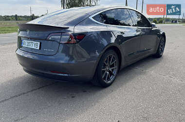 Седан Tesla Model 3 2020 в 