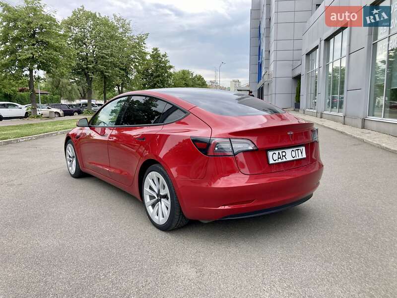 Седан Tesla Model 3 2022 в Києві