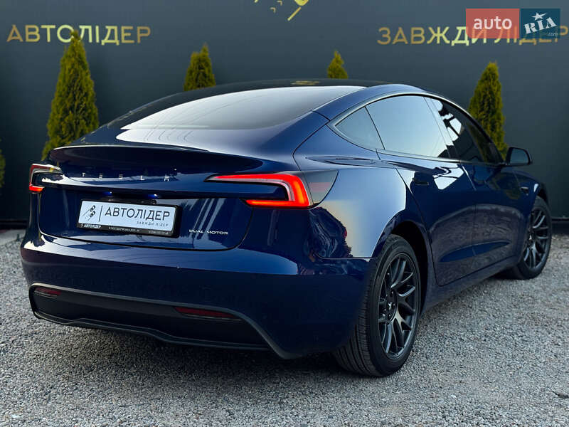 Седан Tesla Model 3 2024 в Одесі