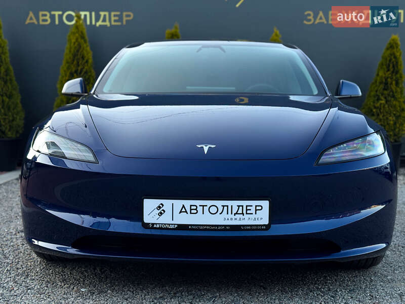 Седан Tesla Model 3 2024 в Одесі