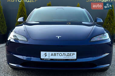 Седан Tesla Model 3 2024 в 