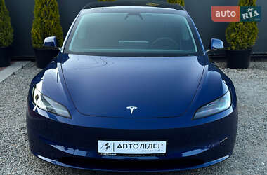 Седан Tesla Model 3 2024 в 