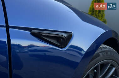 Седан Tesla Model 3 2024 в 