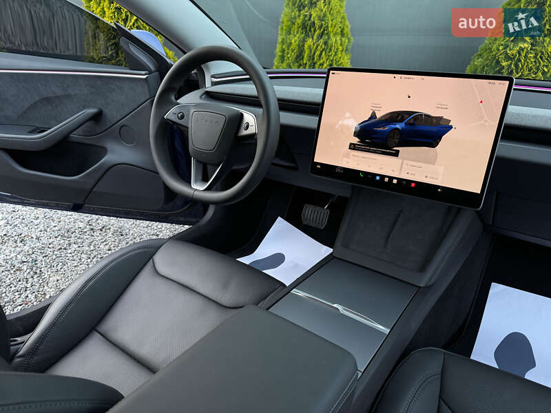 Седан Tesla Model 3 2024 в Одесі