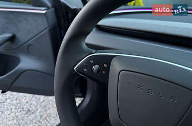 Седан Tesla Model 3 2024 в 