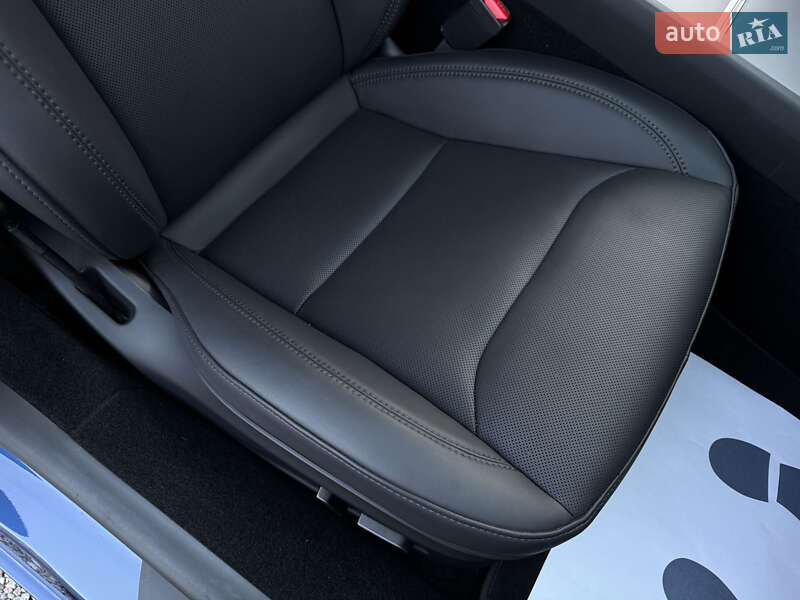 Седан Tesla Model 3 2024 в Одесі