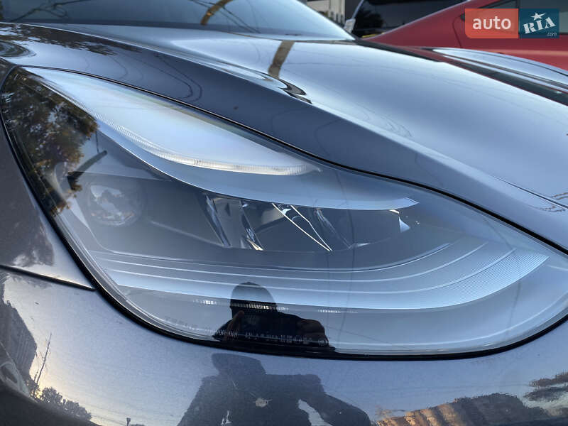 Седан Tesla Model 3 2021 в Одессе
