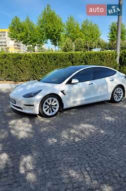 Седан Tesla Model 3 2021 в 