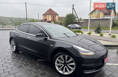 Седан Tesla Model 3 2020 в Трускавце