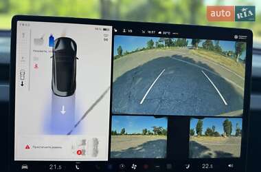 Седан Tesla Model 3 2024 в 