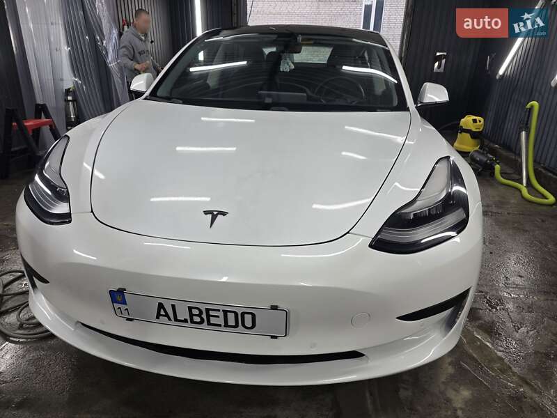 Tesla Model 3 2019