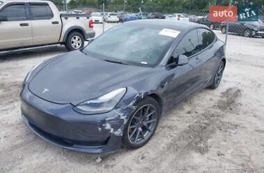 Седан Tesla Model 3 2021 в 