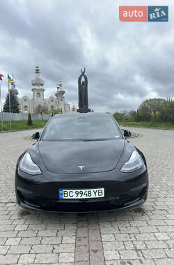 Седан Tesla Model 3 2022 в Львове