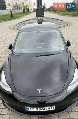 Седан Tesla Model 3 2022 в 