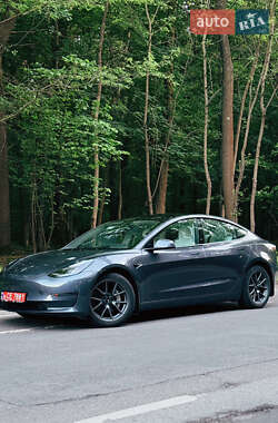 Седан Tesla Model 3 2023 в Полтаві