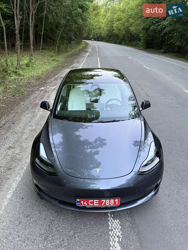 Седан Tesla Model 3 2023 в Полтаві