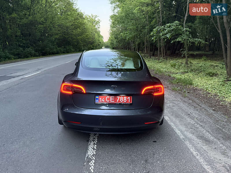Седан Tesla Model 3 2023 в Полтаві