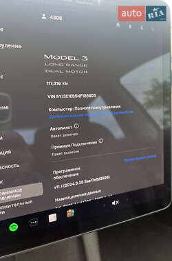 Седан Tesla Model 3 2022 в 