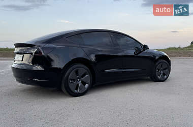 Седан Tesla Model 3 2021 в 