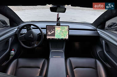 Седан Tesla Model 3 2021 в 