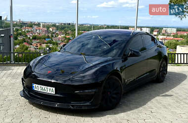 Седан Tesla Model 3 2017 в Ужгороді