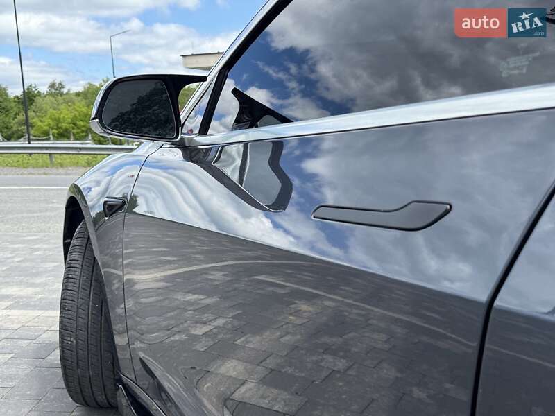 Седан Tesla Model 3 2020 в Ужгороді