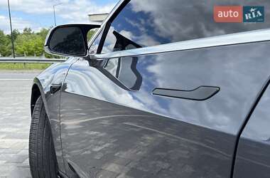Седан Tesla Model 3 2020 в 