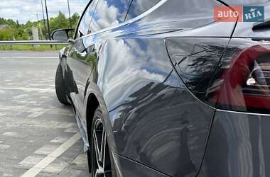 Седан Tesla Model 3 2020 в 