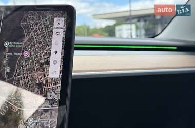 Седан Tesla Model 3 2020 в 