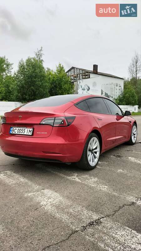 Седан Tesla Model 3 2022 в Львове