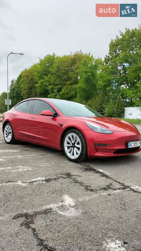 Седан Tesla Model 3 2022 в Львове
