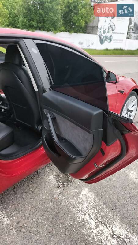 Седан Tesla Model 3 2022 в Львове