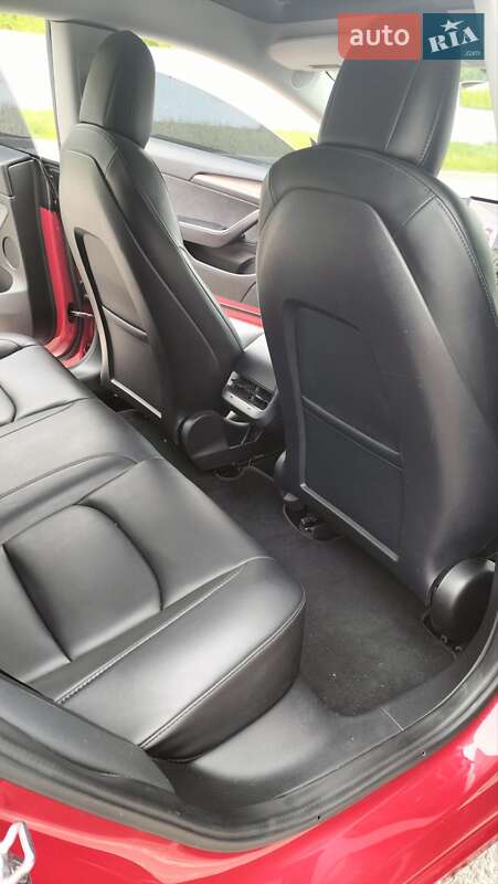 Седан Tesla Model 3 2022 в Львове