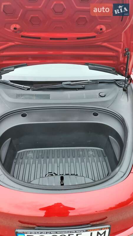 Седан Tesla Model 3 2022 в Львове