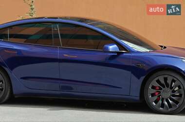 Седан Tesla Model 3 2023 в 