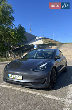 Седан Tesla Model 3 2023 в 