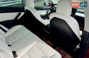 Седан Tesla Model 3 2019 в 