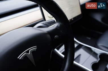 Седан Tesla Model 3 2018 в 