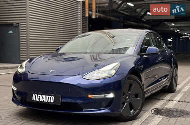 Седан Tesla Model 3 2021 в 