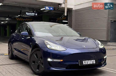 Седан Tesla Model 3 2021 в 