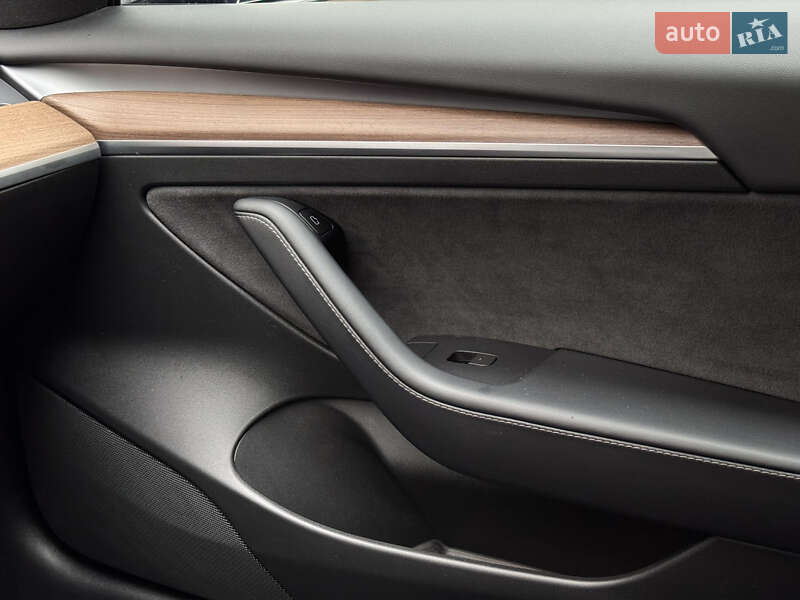 Седан Tesla Model 3 2021 в Киеве фото 23 Седан Tesla Model 3 2021 в Киеве