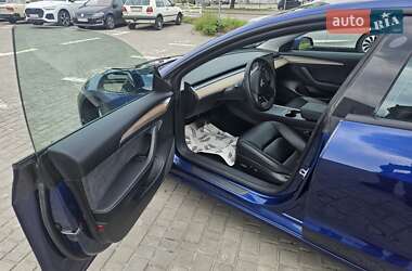 Седан Tesla Model 3 2022 в 