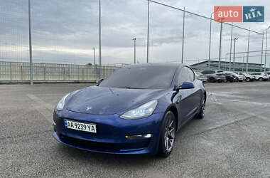 Седан Tesla Model 3 2021 в Києві