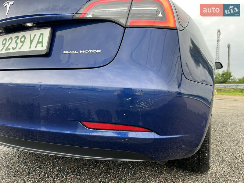Седан Tesla Model 3 2021 в Києві