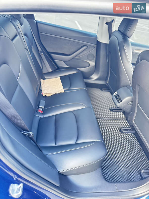 Седан Tesla Model 3 2022 в Киеве
