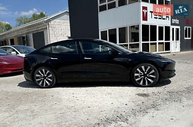 Седан Tesla Model 3 2024 в 