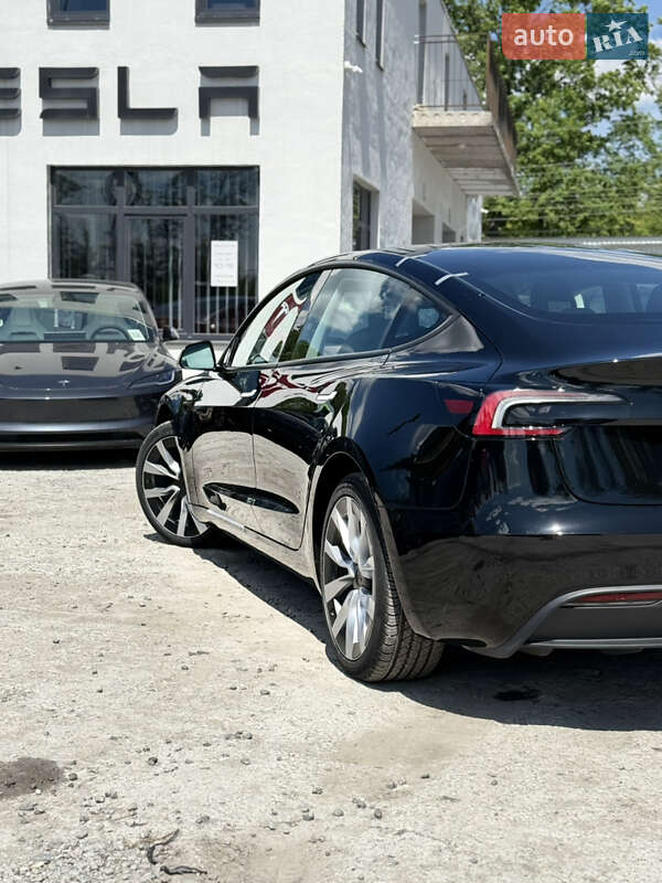Седан Tesla Model 3 2024 в Вінниці